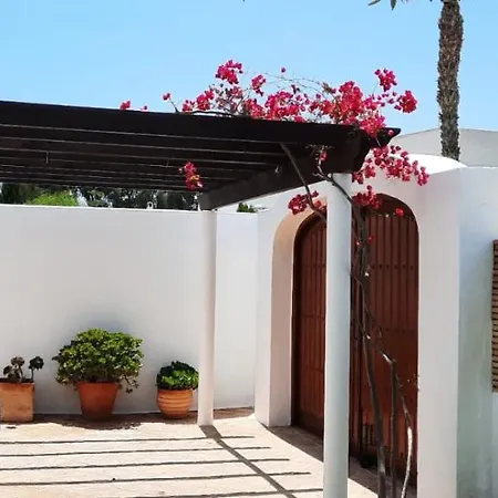 Chalet Individual Con Jardin En Puerto Rey, Vera Prázdninový dům